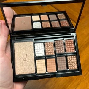 Doucce Eyeshadow Palette